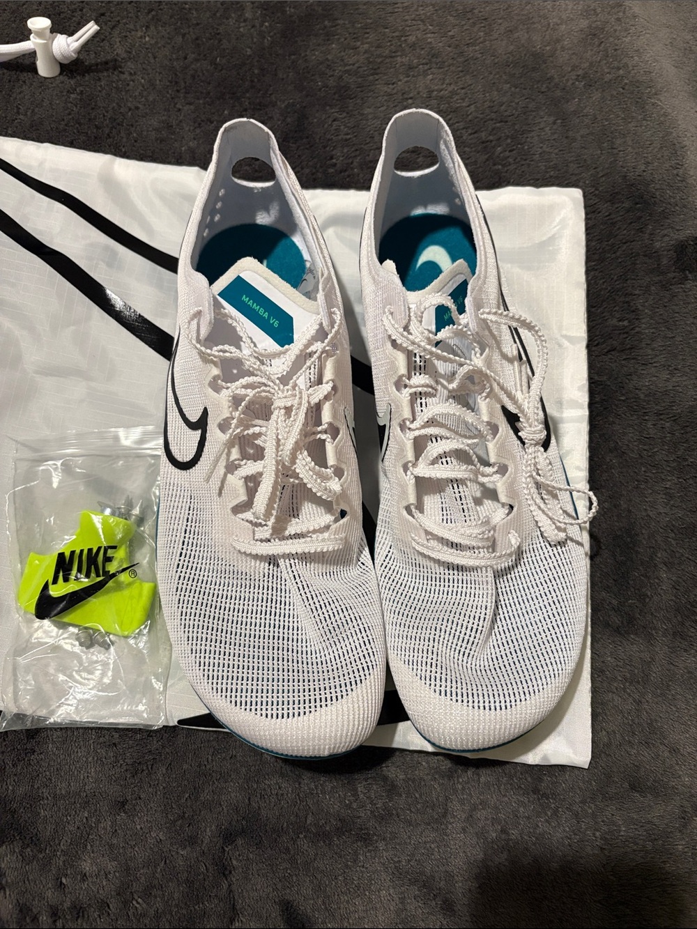 Nike Men’s White Athletic Running Shoe